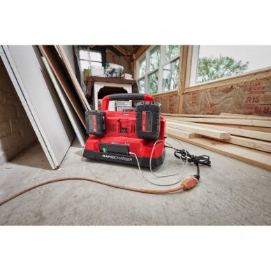 Greitasis akumuliatorių įkroviklis MILWAUKEE M18 PC6 Packout, 18 V, 6-ių vietų 5