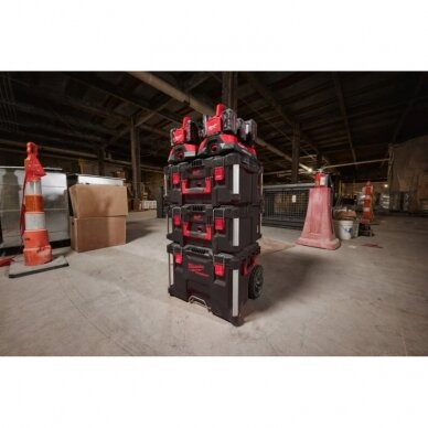 Greitasis akumuliatorių įkroviklis MILWAUKEE M18 PC6 Packout, 18 V, 6-ių vietų 6