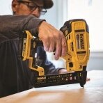 Akumuliatorinis kabių pistoletas DeWalt DCN681D2-QW, 18V, 2x2.0Ah