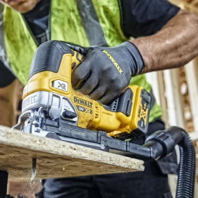 Akumuliatorinis siaurapjūklis DeWalt DCS334NT-XJ, 18 V, (be akum. ir krov.) 2