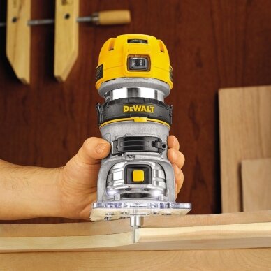 Elektrinė kantų freza DeWalt D26200-QS, 900W 2