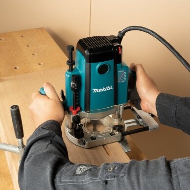 Elektrinė vertikali freza Makita RP2303FCXJ, 2100W,12 mm 1