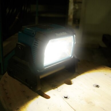 LED prožektorius Makita DML809 (14,4 / 18 / 230V) 1